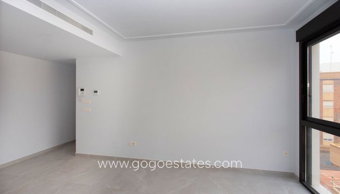 Resale - Apartment - Middle Floor Apartment - Torrevieja - Torrevieja Centro