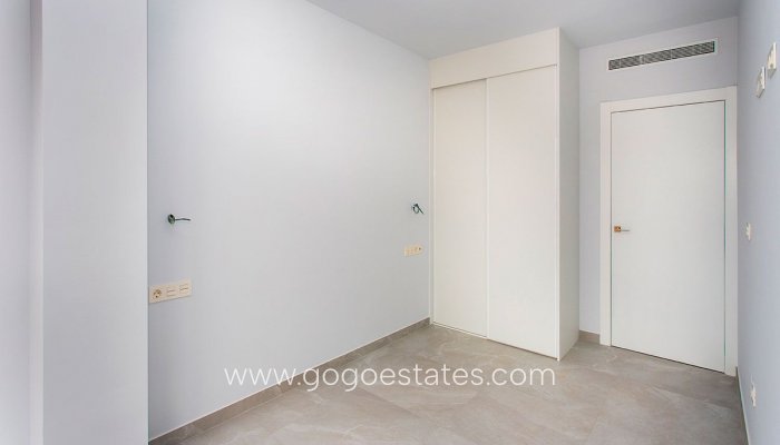 Resale - Apartment - Middle Floor Apartment - Torrevieja - Torrevieja Centro