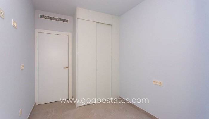 Resale - Apartment - Middle Floor Apartment - Torrevieja - Torrevieja Centro