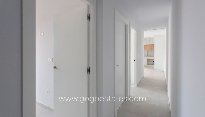 Resale - Apartment - Middle Floor Apartment - Torrevieja - Torrevieja Centro