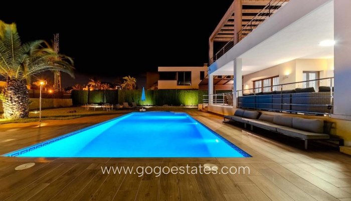 Te koop - Huis - Vrijstaande Villa - Orihuela - Cabo Roig