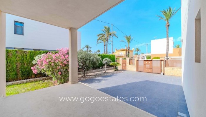 Te koop - Huis - Vrijstaande Villa - Orihuela - Cabo Roig