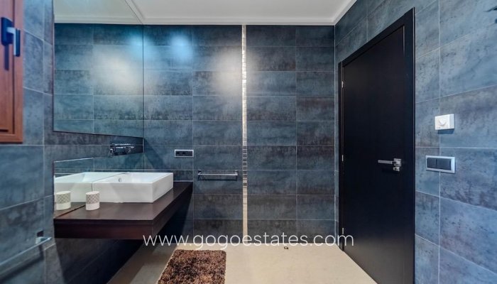 Te koop - Huis - Vrijstaande Villa - Orihuela - Cabo Roig