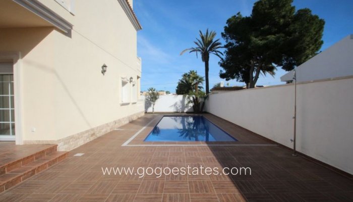 Te koop - Huis - Vrijstaande Villa - Orihuela - Cabo Roig