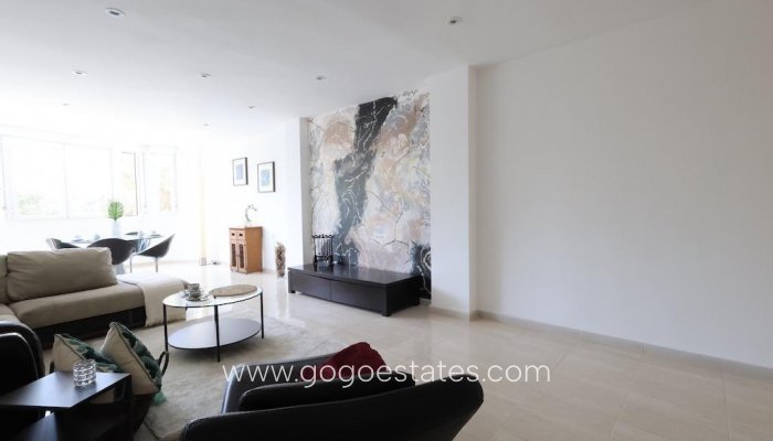 Resale - Apartment - Middle Floor Apartment - Torrevieja - Torrevieja Centro