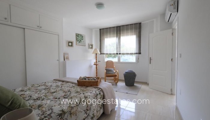 Resale - Apartment - Middle Floor Apartment - Torrevieja - Torrevieja Centro