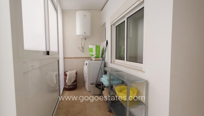 Resale - Apartment - Middle Floor Apartment - Torrevieja - Torrevieja Centro