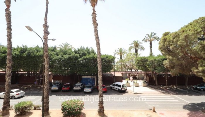 Resale - Apartment - Middle Floor Apartment - Torrevieja - Torrevieja Centro
