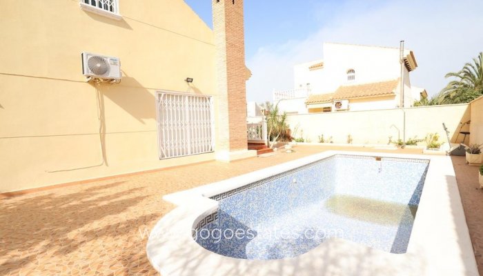 Te koop - Huis - Vrijstaande Villa - Orihuela - Playa Flamenca