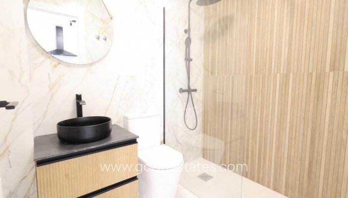 Te koop - Huis - Stadswoning - Torrevieja - San Luis