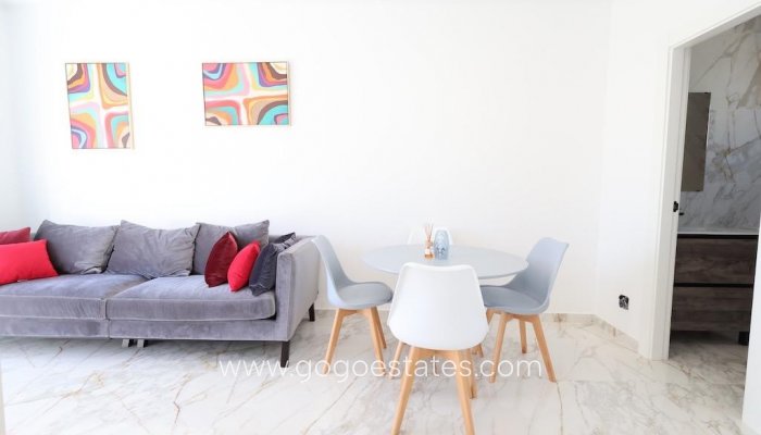 Te koop - Huis - Stadswoning - Torrevieja - San Luis