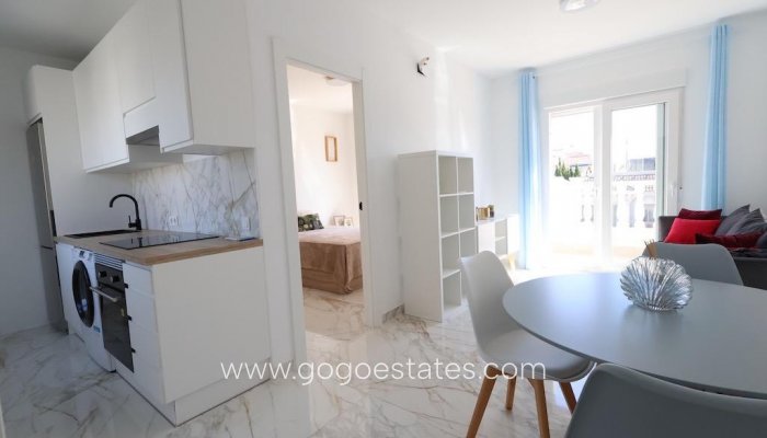 Te koop - Huis - Stadswoning - Torrevieja - San Luis