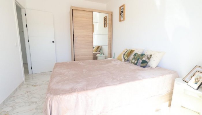 Te koop - Huis - Stadswoning - Torrevieja - San Luis