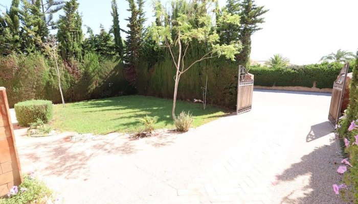 Te koop - Huis - Vrijstaande Villa - Orihuela - Villamartin