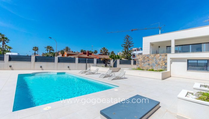 Te koop - Huis - Vrijstaande Villa - Torrevieja - La veleta