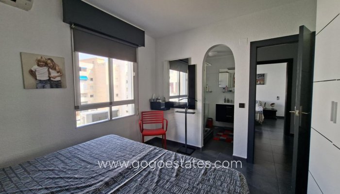 Wiederverkauf - Wohnung - Wohnung im mittleren Stock - Torrevieja - Torrevieja Centro