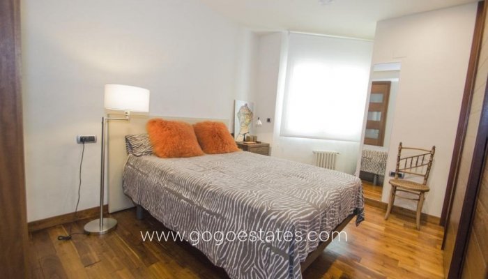 Te koop - Appartement - Appartement op de middelste verdieping - Torrevieja - Torrevieja Centro