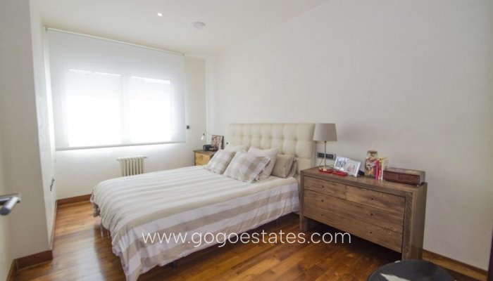 Te koop - Appartement - Appartement op de middelste verdieping - Torrevieja - Torrevieja Centro