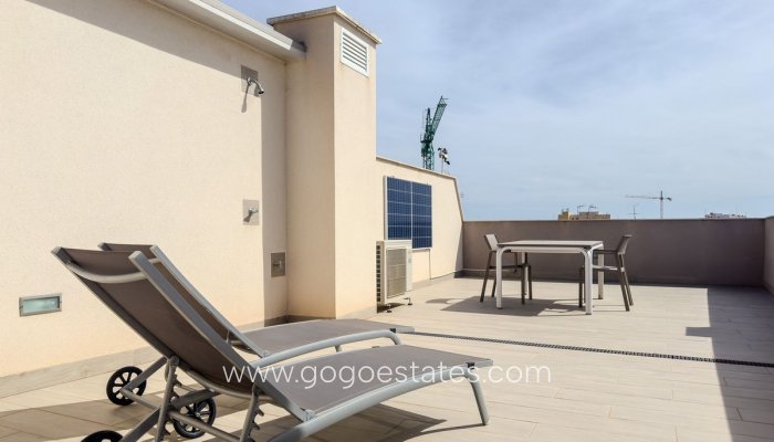 Te koop - Appartement - Appartement op de bovenste verdieping - Torrevieja - Torrevieja Centro
