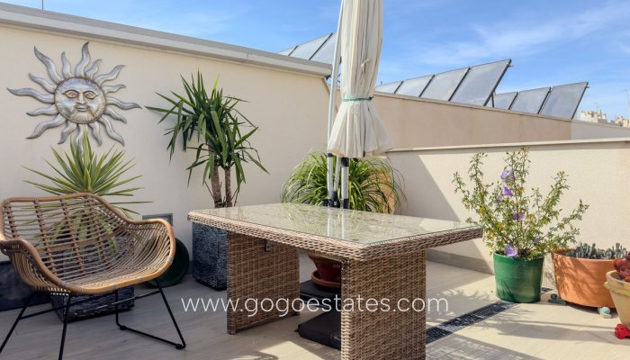 Te koop - Appartement - Appartement op de bovenste verdieping - Torrevieja - Torrevieja Centro