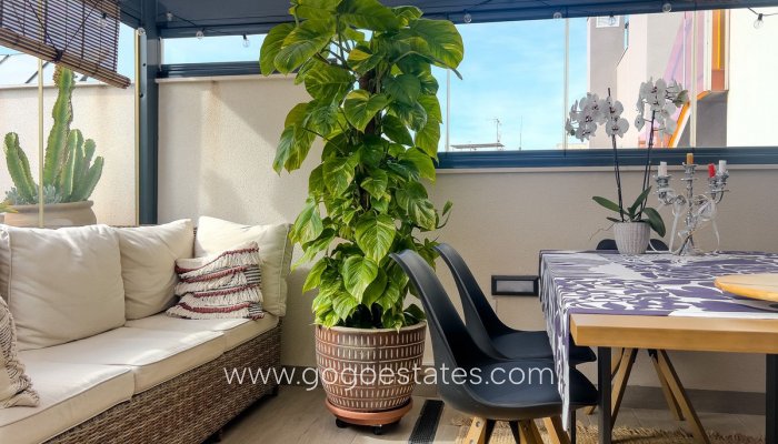 Te koop - Appartement - Appartement op de bovenste verdieping - Torrevieja - Torrevieja Centro