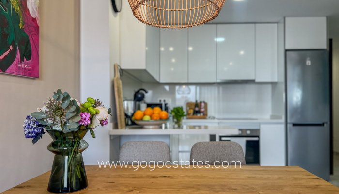 Te koop - Appartement - Appartement op de bovenste verdieping - Torrevieja - Torrevieja Centro