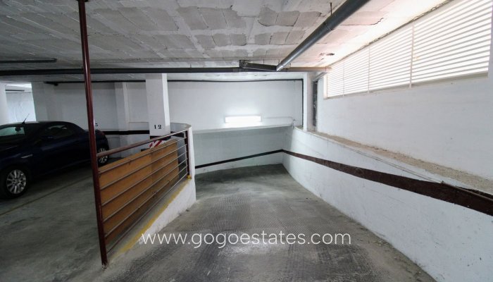 Resale - Commercial - Parking Space - Torrevieja - Torrevieja Centro