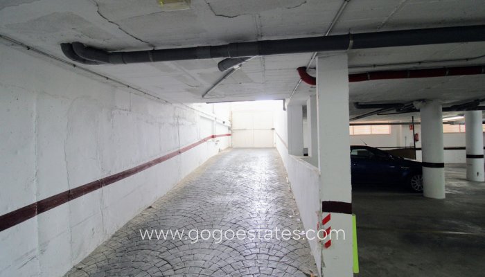 Resale - Commercial - Parking Space - Torrevieja - Torrevieja Centro