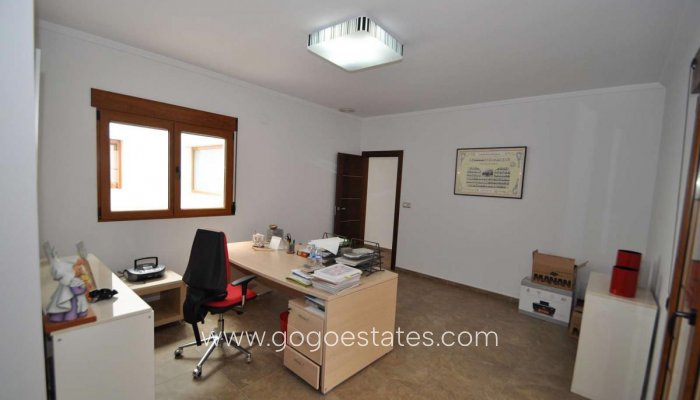 Te koop - Huis - Stadswoning - Pinoso - Pinoso Centro