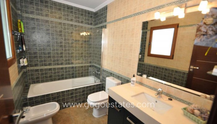 Te koop - Huis - Stadswoning - Pinoso - Pinoso Centro