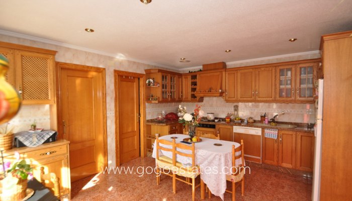 Te koop - Huis - Stadswoning - Pinoso - Pinoso Centro