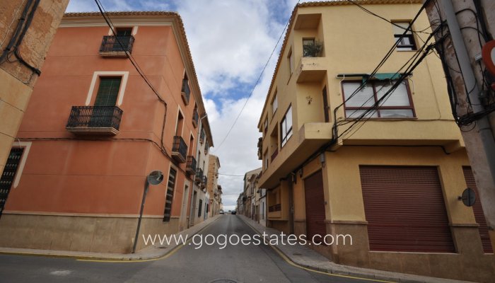 Te koop - Commercieel - Garage - Pinoso - Pinoso Centro