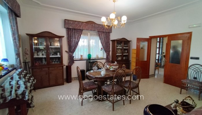 Te koop - Huis - Vrijstaande Villa - Sax - Sax Centro