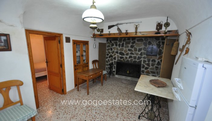 Te koop - Huis - Grotwoning - Pinoso - Pinoso Centro