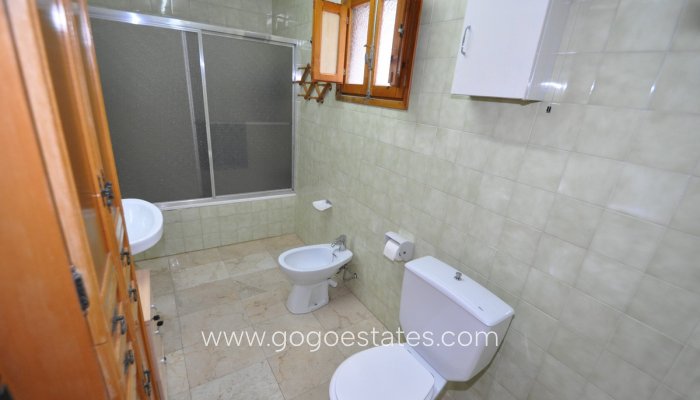 Te koop - Huis - Grotwoning - Pinoso - Pinoso Centro