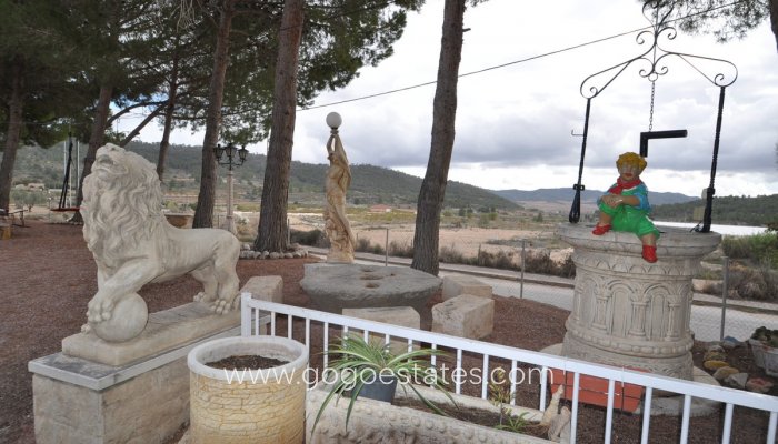 Te koop - Huis - Grotwoning - Pinoso - Pinoso Centro