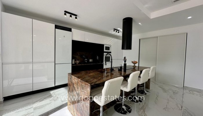 Te koop - Huis - Vrijstaande Villa - Petrel - Petrer