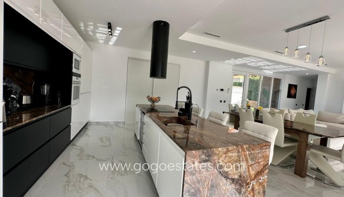 Te koop - Huis - Vrijstaande Villa - Petrel - Petrer