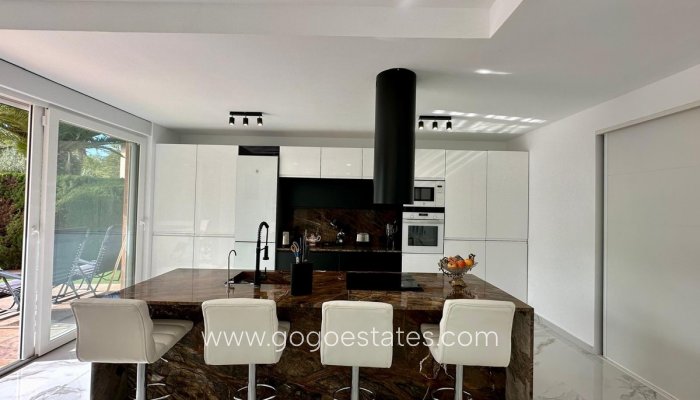 Te koop - Huis - Vrijstaande Villa - Petrel - Petrer