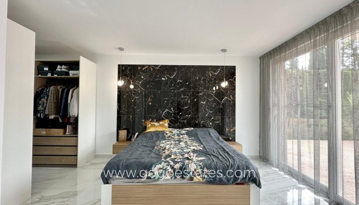 Te koop - Huis - Vrijstaande Villa - Petrel - Petrer