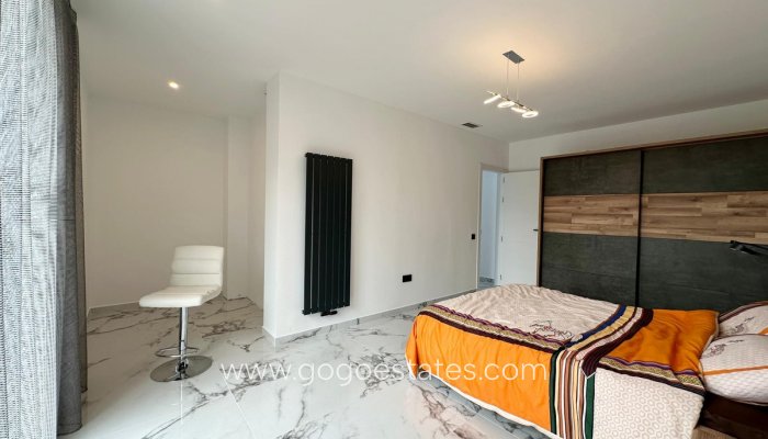 Te koop - Huis - Vrijstaande Villa - Petrel - Petrer