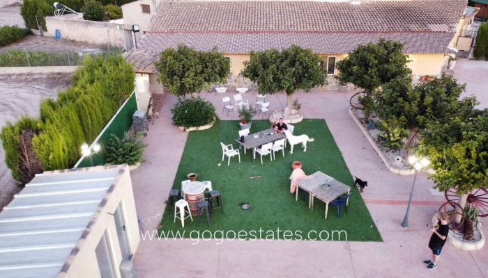 Te koop - Huis - Vrijstaande Villa - Villena - Villena Centro