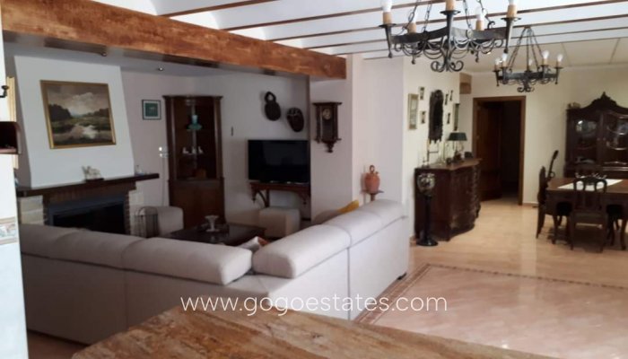 Te koop - Huis - Vrijstaande Villa - Villena - Villena Centro