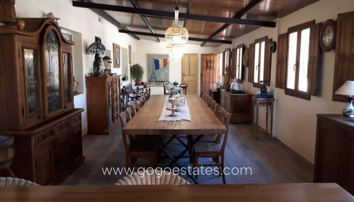 Te koop - Huis - Vrijstaande Villa - Villena - Villena Centro