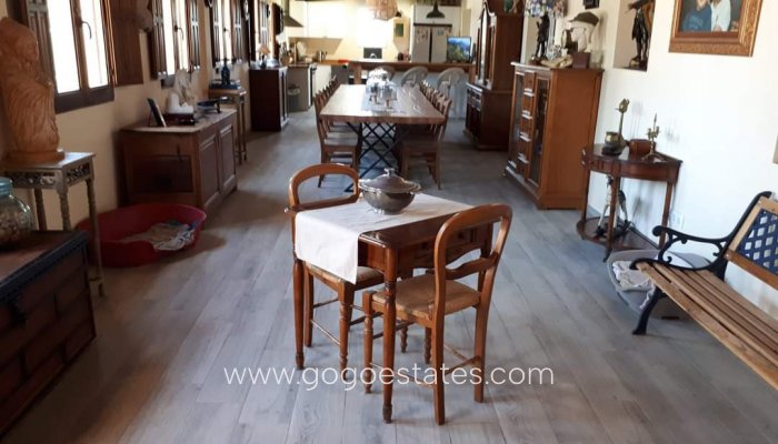 Te koop - Huis - Vrijstaande Villa - Villena - Villena Centro