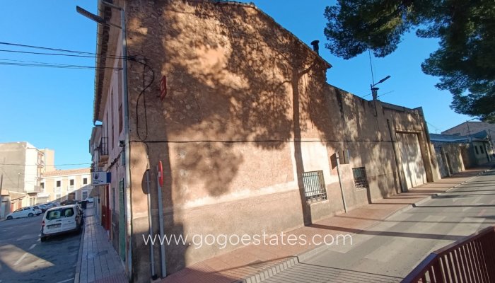 Te koop - Huis - Stadswoning - Pinoso - Pinoso Centro