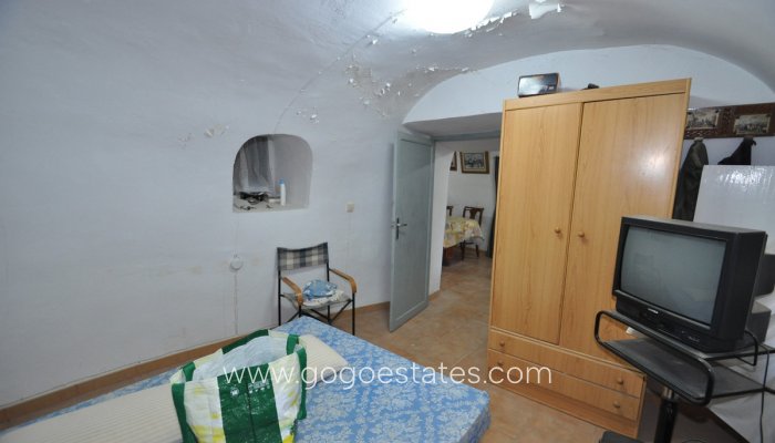 Te koop - Huis - Grotwoning - Pinoso - Pinoso Centro