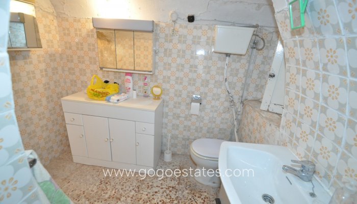 Te koop - Huis - Grotwoning - Pinoso - Pinoso Centro