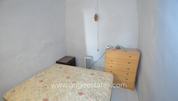 Te koop - Huis - Grotwoning - Pinoso - Pinoso Centro