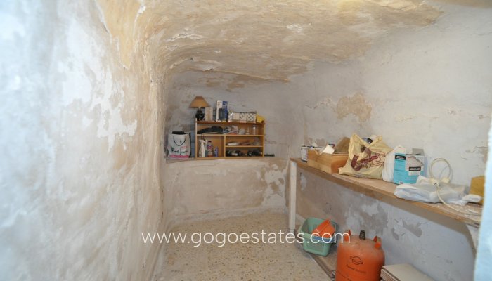 Te koop - Huis - Grotwoning - Pinoso - Pinoso Centro